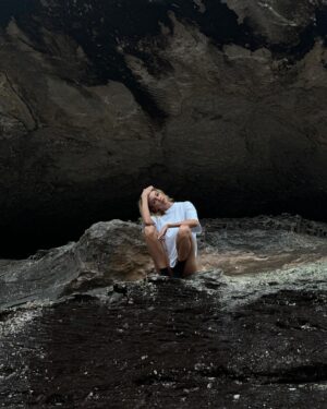 Stella Maxwell Instagram - Angel falls 👼