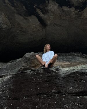 Stella Maxwell Instagram - Angel falls 👼