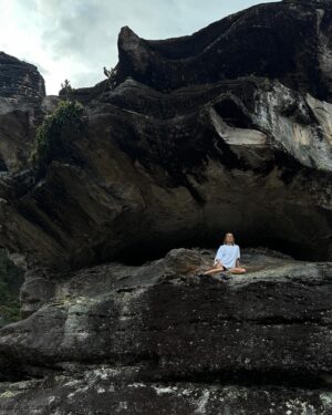 Stella Maxwell Instagram - Angel falls 👼