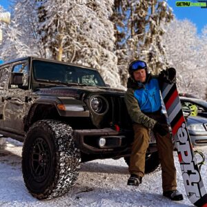 Štěpán Benoni Instagram - “ Just ride…” @ridesnowboards  @ridesnowboardseu  @jeep_us_