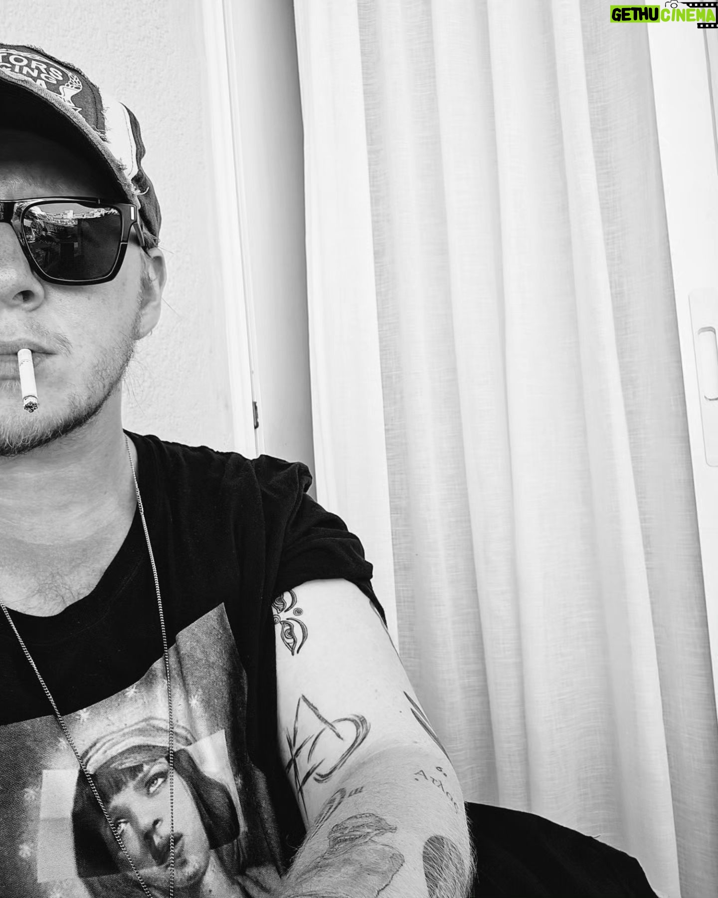 Štěpán Kozub - 7.2K Likes - Mallorca den 3 - napadlo mě koupit si kšiltovku. Konec.
#spanish #holiday #actor #men