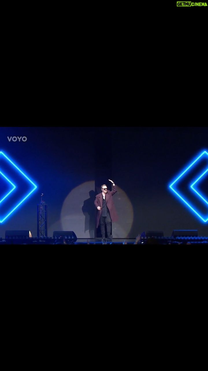 Štěpán Kozub - 7.6K Likes - Tohle byl historicky první stand up v O2 Aréně. S odstupem času jsem na tuto událost velmi pyšný. Jsem pyšný na všechny kteří se na této události podíleli a taky jsem si uvědomil jednu věc že slovo "NEJDE" neexistuje! Celý záznam můžete sledovat na VOYO.
@o2arenapraha
@leosmares
Děkuji za střih: @valerie_frickova
#work #show #actor #comedy