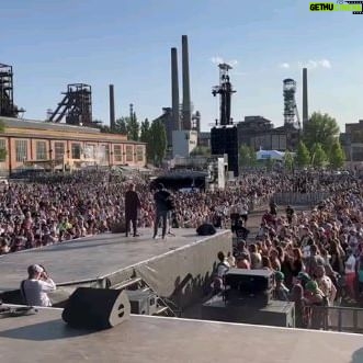 Štěpán Kozub - 4.7K Likes - Takhle fajně jsme zahájili festival @colours_cz
@jirikrhut 😊
#music #song #festival #art #work #job