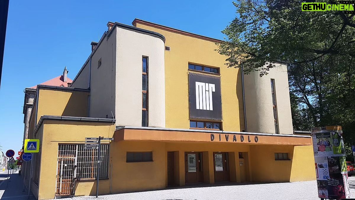 Štěpán Kozub - 4.1K Likes - Vážení přátelé, dnes je to přesně 7 let, kdy se otevřela brána tohoto úžasného prostoru. Narodilo se divadlo Mír! Je mi velkou ctí že jsem u vzniku mohl, jako jeden z prvních herců na tomto jevišti stát. Děkuji @divadlomir děkuji @polakvava děkuji @albert__cuba 7 let krásné práce. Přeji divadlu spoustu spokojených diváků, tunu smíchu a zábavy. V těchto dnech zkoušíme novou komedii a věřím že budete spokojeni. Nechť nás/vás smích provází!❤️