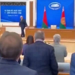 Stepan Putilo Instagram - А Лукашенко, кажется, разваливаться уже начинает. Как думаете, скоро?