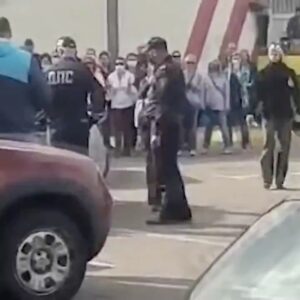 Stepan Putilo Instagram - Вчерашнее видео с участием существа в погонах у нас не вызывает никаких комментариев, кроме крайне негативных😱
⠀
Зато Ольга Чемоданова, пресс-секретарь МВД, прокомментировала случай в Жодино, где данное существо в милицейской форме с размаху ударило женщину по лицу. ❗️Оказывается, это была… самооборона:
⠀
«Неожиданно из толпы вышла женщина и устремилась к сотруднику милиции. Приблизившись, она резко направила камеру телефона милиционеру в лицо.  Исходя из ситуации тот предположил, что последует удар. Мгновенной реакцией явилось применение физической силы для самозащиты и задержания».
⠀
Сейчас налетят ЯБАТЬКИ и будут говорить, что сама спровоцировала и сама виновата. Но все мы знаем, что их меньшинство.
⠀
#жодино #беларусь #минск #брест #витебск #гродно #гомель #могилев #minsk #minskgram #minskcity #belarus #belarusnow #belarusgram #brest #vitebsk #grodno #gomel #mogilev #zhodino #новости #выборы2020