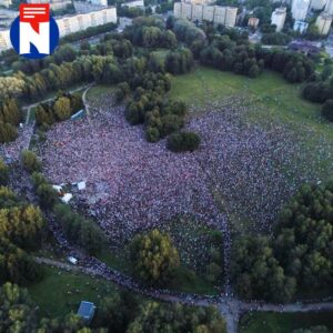 Stepan Putilo Instagram - ⚡️Этот день можно считать историческим!
⠀
На митинге в Минске собралось около 50000 человек!
⠀
Невероятная атмосфера!💥
Невероятные белорусы!🔥
Спасибо вам!
⠀
Жыве Беларусь❤️✊🏻✌🏻
⠀
#минск #беларусь #минсксити #minsk #belarus #minskgram #minskcity #minskinsta #belarusgram #brest #vitebsk #gomel #grodno #mogilev #брест #витебск #гродно #гомель #могилев #солигорск #барановичи #новости #выборы2020