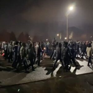 Stepan Putilo Instagram - Посмотрите, какая красота
⠀
В Алматы огромное количество народа идёт маршем до площади Республики.
⠀
Народ Казахстана, в вас верит всё постсоветское пространство. Добейтесь того, чтобы ваши требования были услышаны. Не расходитесь и не верьте лживым обещаниям.