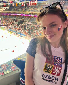 Actress Štěpánka Fingerhutová HD Instagram Photos and Wallpapers May 2024