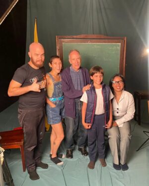 Stephanie Cardone Instagram - "Y creemos que su secreto está en el peso trascendental de su amistad. Separados es probable que se derrumben."

📝

𝐋𝐈𝐑𝐈𝐂𝐀, también es la historia de dos niños protegidos por su amistad y la poesía, y de una directora defendiendo esa unión, para salvarlos de un destino criminal e inhumano.

...

🎟️ Pronto anunciaremos nuestra 𝐏𝐑𝐄𝐕𝐄𝐍𝐓𝐀, para cualquiera de nuestras funciones.

¡Fines de semana de 𝐉𝐔𝐍𝐈𝐎!
🗓️ Del sábado 08 al domingo 30.
🕓 4:00 pm.
📍 Teatro Luis Peraza, sede del #CentroTET.
.

En las fotos, nuestros niños @liscastillo_artista y Gael Martín Cardone, la directora @oriluna, nuestro videógrafo @serch.andres, nuestra productora María Laura Sánchez y nuestro director Guillermo Díaz Yuma.
.
.
.
#lírica2024 #centrotet #gustavoott #teatrovenezolano #teatroluisperaza #teatroencaracas