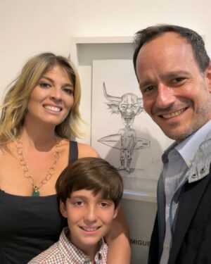 Stephanie Cardone Instagram - Sobre La Línea Del Dibujo en #LaCaja @cculturalchacao con una obra de @marsanarte con la curaduría de @reymond.romero en @cculturalchacao 🧡