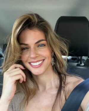 Stephanie Cayo Instagram - 🌸🌳🌴🐄 entre los vestidos y las vacas, me gustan más las vacas. Y el fotógrafo casi como la vaca 🤴❤️