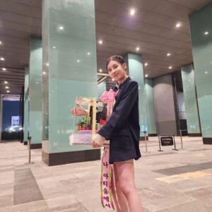 Stephanie Kim Instagram - 7살때부터 수많은 공연 무대를 섰지만 뮤지컬 프리다는 일생에 최애 작품중 하나로 영원히 남을 것 같아요.

짧은 시간동안 이렇게 많은 사랑을 받을 수 있게 해준 고마운 작품.

그리울거야🥺
XOXO