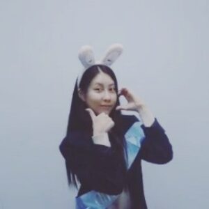 Stephanie Kim Instagram - 젤루 행복한 생일 
녹아내려 녹아내려🫠
막공하고 엉엉 울던 클래시들 벌써 보구싶네 다음을 기약하며 그때까지 행복하쟈.
알럽.
인생네컷 인증샷🩷
