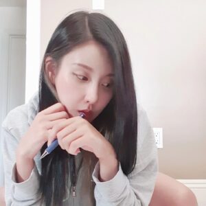 Stephanie Kim Instagram - D-6
너무 오랜만이지. 좀 끄적대느라.. 😀