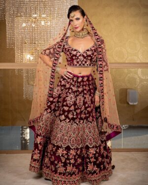 Stephanie Tripp Instagram - Bollywood eat your heart out. I have always wanted to do Indian bridal, loved this shoot.
....
Make up: @zunaira.makeup 
Hair: @lusshbeauty
Styling: @baabul_london 
Jewellery: @nargis_collections 
📷: @antoniofrigeni_ph
....
#indianwedding #indianbridal #indianbridalwear #indianbridalmakeup #indianbridaljewellery #indianbridalhairstyle #bridal #bollywood #indianwear #saree #indianmakeup #indianbrid #bridalmakeup #beauty #indianbeauty