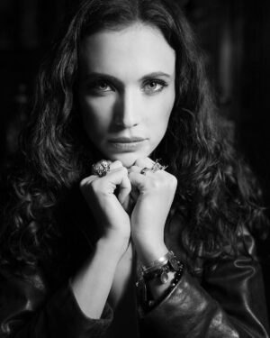 Stephanie Tripp Instagram - She held his heart in her hands...
....
📷: @ededwardsphotography
....
#rocknroll #femmefatale #rockchick #badgirl #gothic #gothicromance #vamp #blackandwhitephotography #blackandwhite #jewellery #rings #eyes #vamp #actor #casting #portraitphotography #portrait #actor #art #artist #poet #headshot