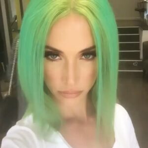 Stephanie Tripp Instagram - Huge thank you to @flowigs for such  a great shoot yesterday. I had soooo much fun making up characters for each wig. This was my favourite, I felt like a naughty @dccomics villain💚@Netflix @netflixfilm @netflixuk 
....
#wig #wigs #wiglife #wiglovers #wigstyling #cosplay #cosplaygirl #cosplay #model #actress #actor #art #artist #photoshoot #villain #femmefatale #dc #dccomics #dcuniverse #character #green #greenhair #baddie #badgirl #dcvillains