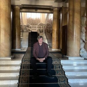 Stephen Fry Instagram - At the Presidential Offices 5 minutes before my meeting with President Zelenskyy - had an amazing conversation. Pictures will follow soon. Naturally I couldn’t take my phone into the inner regions, but there was a photographer and videographer there, so I’ll post when I have received their material