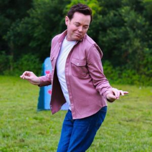 Stephen Mulhern Instagram - Dancing my way through the week!
