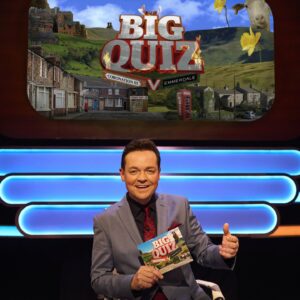 Stephen Mulhern Instagram - Just a few hours to go before we find out who is taking the trophy this year! Will it be Coronation Street or Emmerdale? Tune into The Big Quiz at 8pm for plenty of surprises! You’re not going to want to miss it! @ITV @WeAreSTV