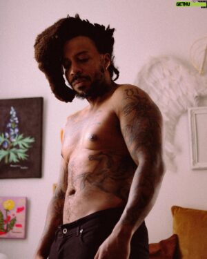 Stephen Voyce Instagram - We get better. The more we do things, the better we get at them. There is no secret sauce or special remedy, just will power, reasons to keep moving forward that outweigh all others that tell you otherwise. 🇨🇦🇳🇬🇩🇪👽. 📷 @adhdtravels 
-
#willpower #fortitude #inked #mindfulness