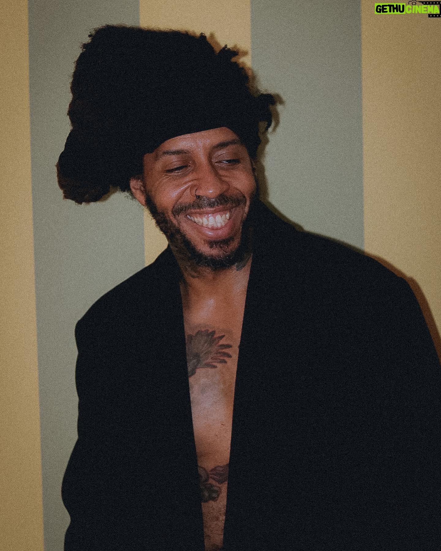Stephen Voyce - 5.7K Likes - I'm grateful for the moments of unhinged inspiration, the ones that absolutely consume you, that stir up, in you, a creative frenzy. Time becomes irrelevant, life's trepidations fade into some far away distance, and all that there is your magic unfolding. 🇨🇦🇳🇬🇩🇪👽. 📷 @adhdtravels
-
#canadianmusic #nigerianmusic #inspired #mindset #inked
