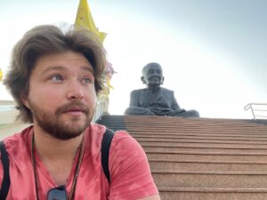 Sterling Knight Instagram - Your Jamie Lannister from wish.com has arrived lol 🤦🏼‍♂️🤷🏼‍♂️ Some photos from Wat Huai Mongkol today. Beautiful temple about 25 min from the beach in Hua Hin. YouTube coming soon…