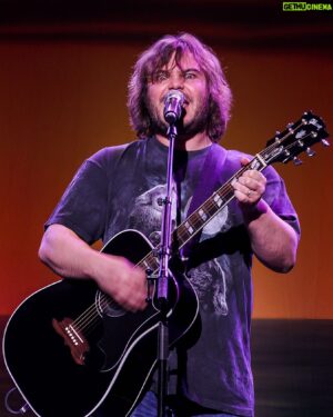Steve Agee Instagram - Jables - Los Angeles
.
And a huge shoutout to @topazlabs! I’ve never posted this because Jack was way too blurry, but their sharpening software was a game changer! All the Topaz software is pretty amazing 
.
.
#a7riii #sonyalpha #jackblack #tenaciousd #thed #rock #topazlabs
