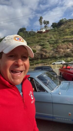 Steve Guttenberg Instagram - Just stumbled upon a vintage car show and I love seeing all these people enjoying their Sunday!  Which one’s your favorite?