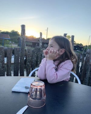 Steven Bachelard Instagram - ⭐️Ma fille est ma joie, mon orgueil, et son bonheur est la grande affaire de ma vie⭐️
-
- #fille #beaute #maVie #monbebe #mon #sang