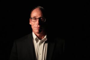 Steven M. Greer Instagram - A lot of talk about UFO/UAP’s these days. 
I had a lot of questions of my own when it comes to black budgets, secret governments, project blue beam, zero point energy, Stargate, Raytheon, Lockheed Skunkworks, and the rest of the military industrial complex companies. 

Who is really in charge here? 

Welcome @dr.steven.greer back to the show. 
🛸 👽 ☢️ 🚀 🪐
#ufo #uap #alien #et #extraterrestrial #lockheedmartin