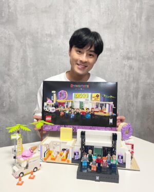 Steven Sun Instagram - 💥
這是什麼dynamite爆炸組合？！
Lego 跟 BTS居然出了跟mv裡面一模一樣的場景！身為過動兒我坐了兩個小時一口氣拼完～

@LEGO
#bts 
#LEGOBTS
#thankyoulego
#台灣樂高