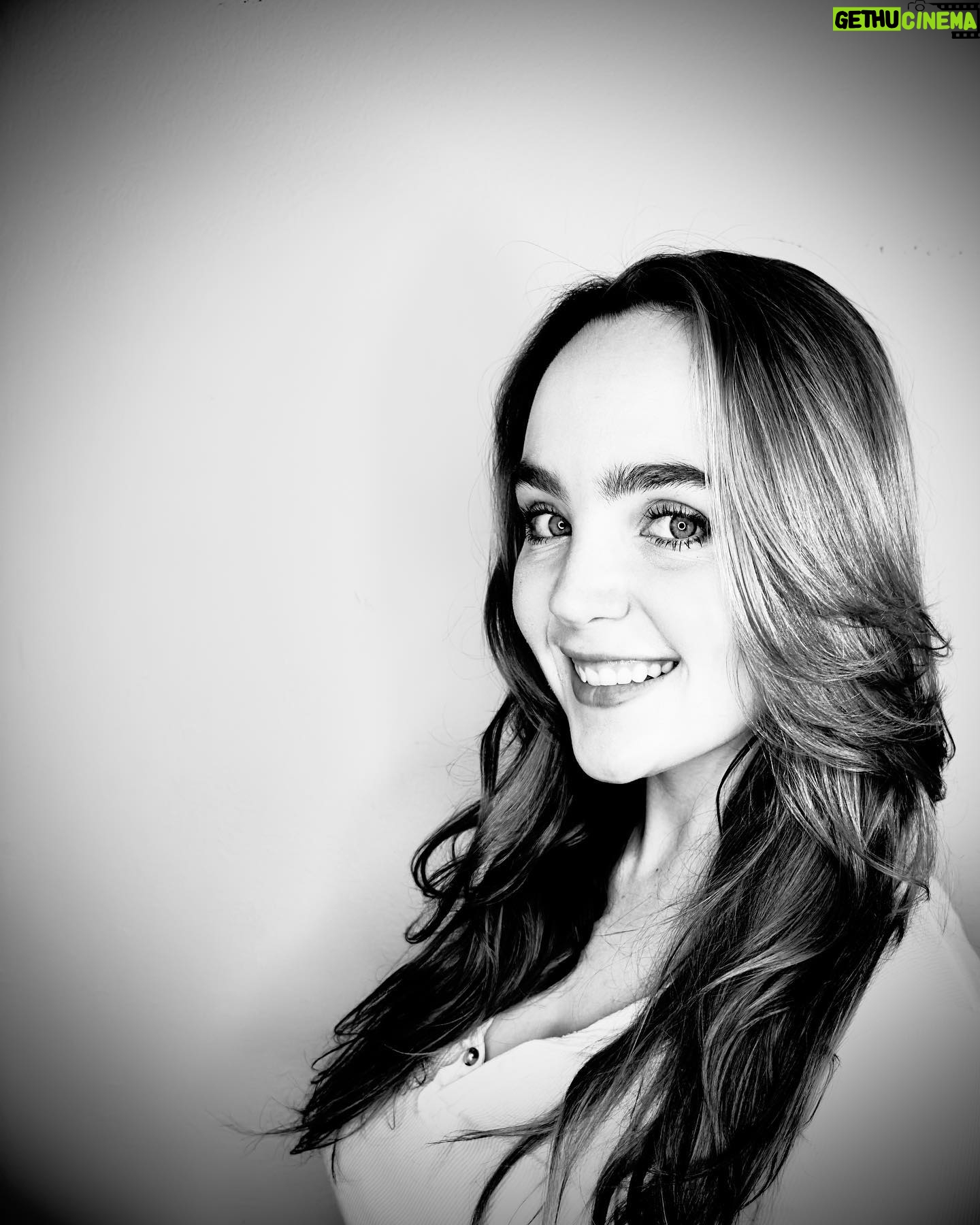 Stevie Lynn Jones - 872 Likes - Been so smiley lately and I’m very grateful for it. Life is good. 😁