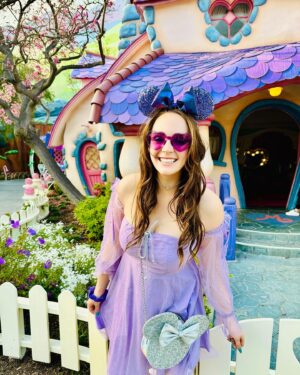 Stevie Lynn Jones Instagram - Girls day at Disney 💜🌼