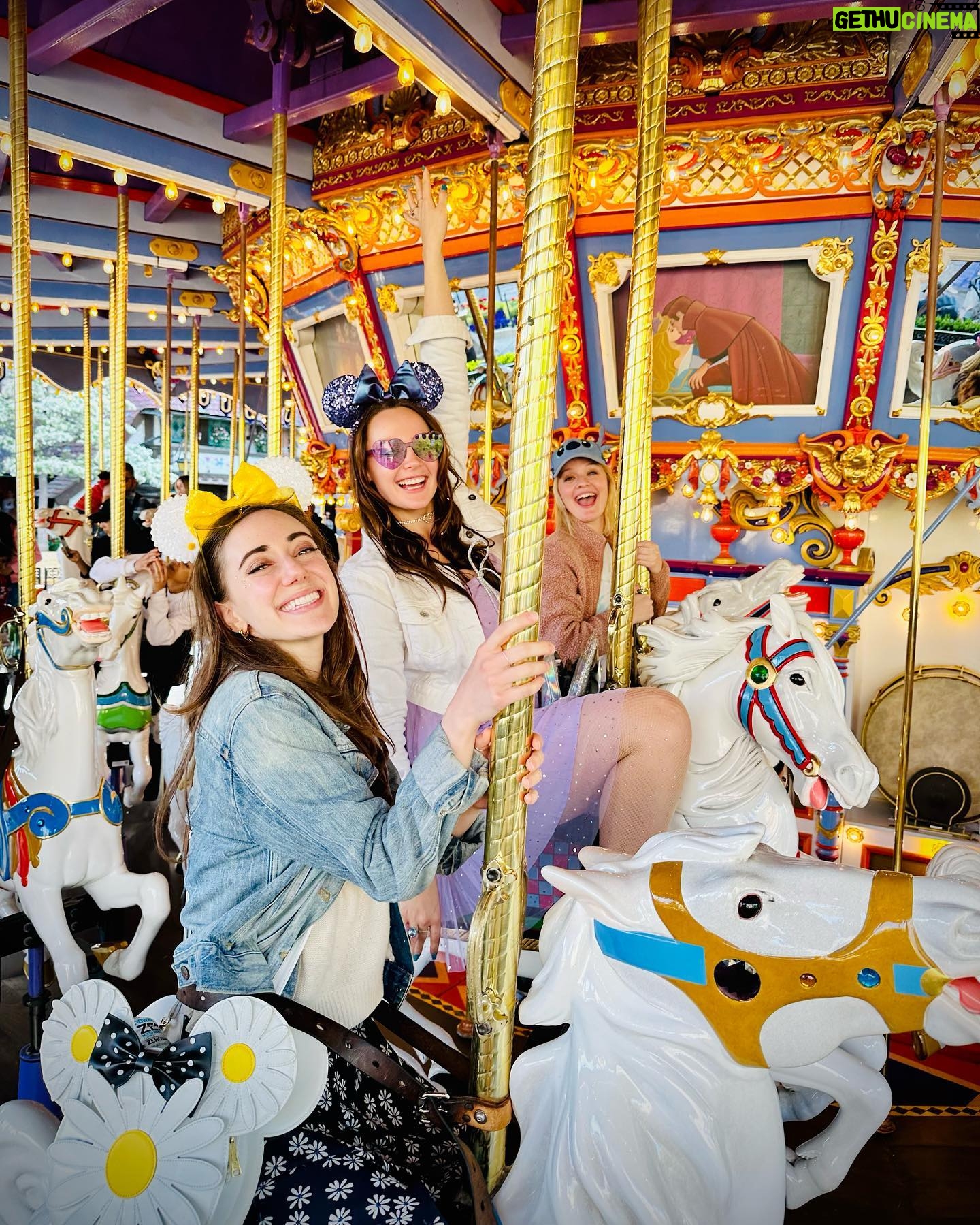 Stevie Lynn Jones - 816 Likes - Girls day at Disney 💜🌼
