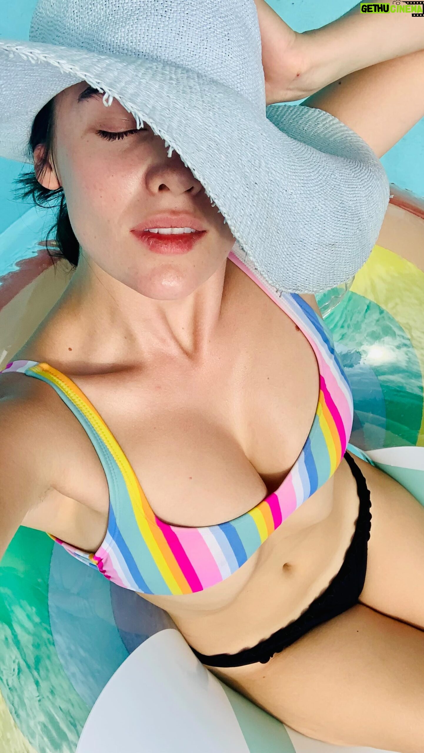 Stevie Lynn Jones - 809 Likes - Manifesting warmth & more bikini selfies. *peep the AK house 🥲