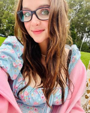 Stevie Lynn Jones Instagram - 💕🦋🌼