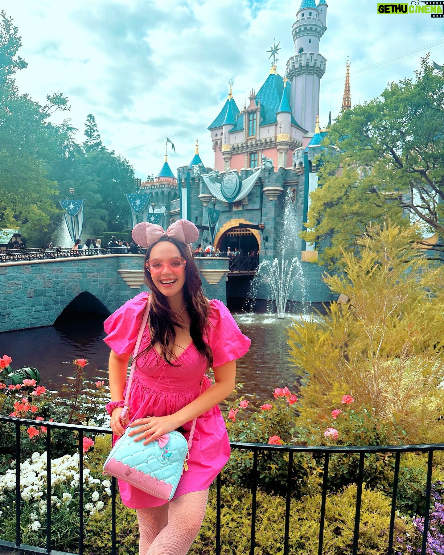 Stevie Lynn Jones - 1K Likes - There was a certain birthday this week and I wasn’t able to celebrate because IM BLACKED OUT ALL SUMMER. #notbitter #magickey #disneylandsbirthday #disney100
