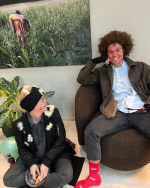 Stian Blipp Instagram - Nyttårs-appreciation post 2/2⁣
⁣
Et år som i beste fall skulle bli et hvile-år. Et år som ikke hadde oddsen med seg. Men, schteike for et år det ble! Solveig Kloppen sendte en SMS med «Bli med på Alle mot Alle da!». Det ble sparket i rumpen for å kaste meg på hesten igjen. Det ble startskuddet for et år med fantastiske nye bekjentskaper, opplevelser med familien og det gøyeste jeg har hatt det på jobb på så lenge jeg husker. Takk til alle som har vært med på å bygge meg opp igjen, de fleste av dere vet det ikke. Hvilken støtte og betydning dere har hatt uten å tenke over det. Familien og jeg er veldig takknemlig. Skål for nytt år, folkens!