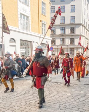 Stian Blipp Instagram - Gratulerer med dagen fra bææææææærgæææn!