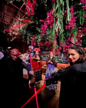 Stian Blipp Instagram - Veldig gøy fest hos @alexandrajoner! Sinnsyke kostymer og nydelige folk. Konemor kan få beholde Darth Vader kostymet på resten av kvelden….⁣
⁣
Mitt kostyme er laget av den veldig flinke @justdesignsnorway