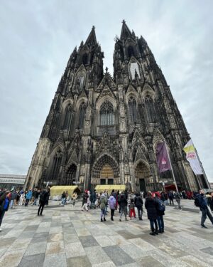 Stian Thorbjørnsen Instagram - Roadtrip Fredrikstad-Paris oppsummert. Lübeck, Biltrøbbel, laaaang biltur til Disneyland Paris med en bil i nødmodus. Bastogne og krigsmuseum og en litta bonustur innom Köln som leverte overraskende bra. Bra uke ❤️