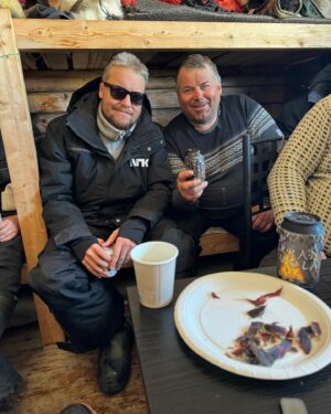 Stian Thorbjørnsen Instagram - Kautokeino-Karasjok-Vardø-Ekkerøy-Bugøynes-Kirkenes med fatter’n. ENDELIG fikk jeg vist frem fantastiske Finnmark til en i familien og for en tur det ble. 11 dager uten opptak, uten konserter (som nesten føltes rart)…kun en spontan roadtrip uten særlig annen mål og mening enn at vi måtte fly hjem idag. Takk til alle som har hjulpet oss på tur med forskjellige opplevelser❤️