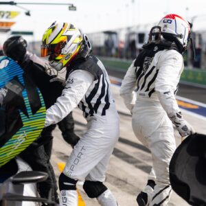 Stoffel Vandoorne Instagram - Lady luck wasn’t on our side in Qatar. A battery issue ended our race early and left us empty handed. CTRL-ALT-DEL and we go again in Imola 👊🏼