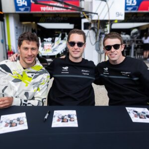 Stoffel Vandoorne Instagram - 🦁 🇫🇷 Le Mans done and dusted. Extremely challenging race with the weather conditions and unfortunately not the result we were hoping. Thanks to the boys @paul_diresta @loicduval and @peugeotsportofficial for bringing the car home!