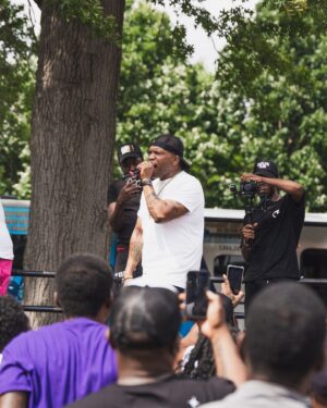 Styles P Instagram - CLIENT EVENT — Sharing a few moments from our client @elevationproject215’s Run It Back event where @stylesp brought the city out in closing the event. Before he hit the stage, we surprised him with a citation from The City of Philadelphia!

Although he had his juice bar grand opening earlier that morning AND @thelox concert that evening, Styles didn’t hesitate in allowing @thebelleagencypr to have an impromptu meet-and-greet with all of his supporters/fans AND listen to a few unsigned artists. He took a photo with every single person until the line was cleared (word to @doubt_x_belief).

Thank you so much, Styles!

📸 @chrismansfield_