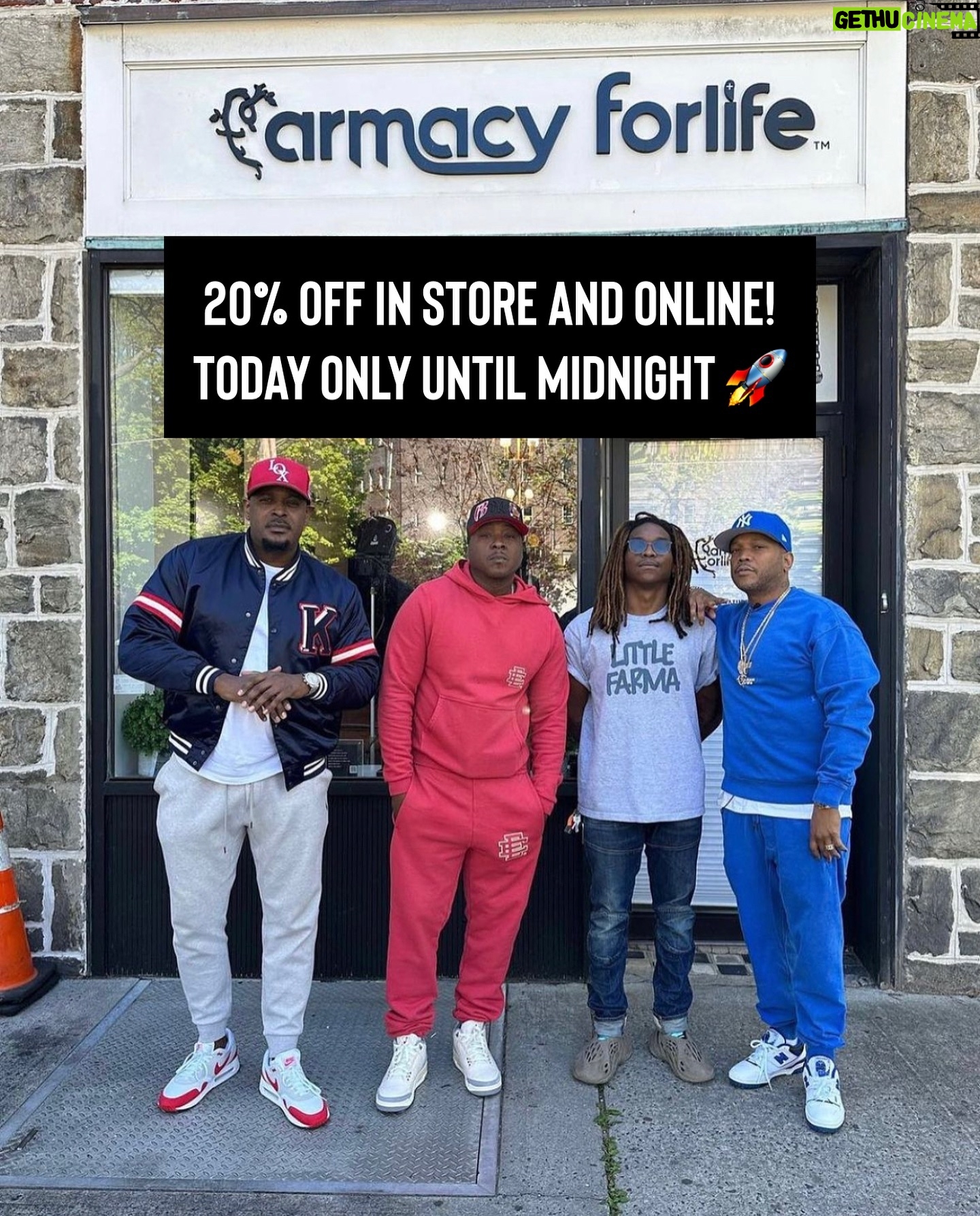 Styles P - 6.3K Likes - 🚀 LETS GET IT STARTED! 20% off all orders online and in store for today only until midnight. If you subscribe to auto-shipments, it’s 20% off for life !! 🚀
@farmacyforlifescarsdale @farmacyforlife 💪🏾💙
Check us out in store at 832 Scarsdale Ave or online at FarmacyForLife.com and have your health package delivered straight to your home !! ✊🏾
#HealthIsWealth #LOX #dblock