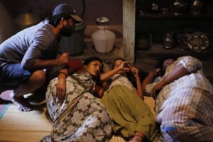Subathra Robert Instagram - souvenirs of Bommai nayagi with Shan,à promising director !
#Bommai Nayagi watch on # Zee5 tamil !