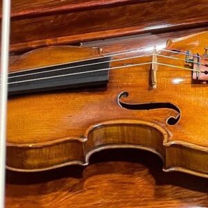 Sue Son Instagram - Hope you are keeping dry in the rain 🌧☔️ #filming #violin 🎻